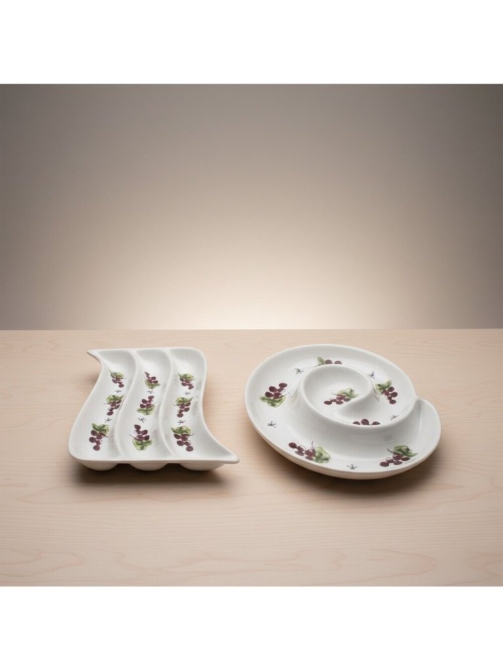 Julia Junkin California Pottery Set of 2 Grape Vine Ceramic Serving Dishes Relis
